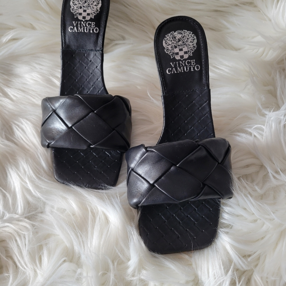 Slippers - Picture 2 of 4